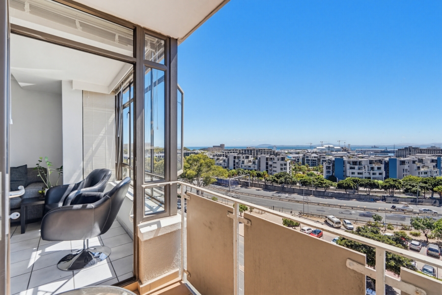 2 Bedroom Property for Sale in Green Point Western Cape